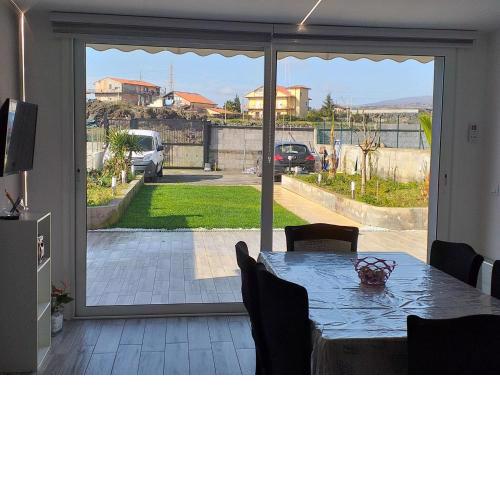 Lovely bungalow in Belpasso with garden and Etna view
