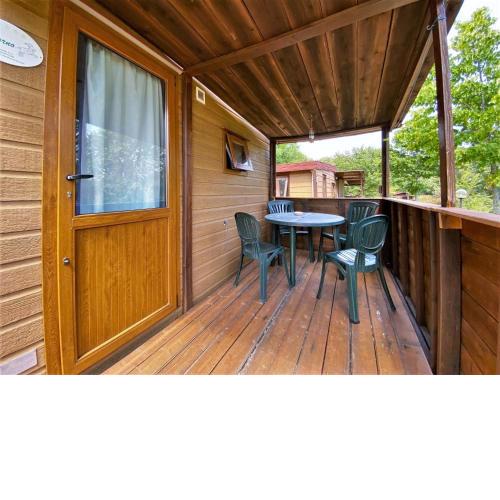 Lovely bungalow in Capraia e Limite with a shared pool