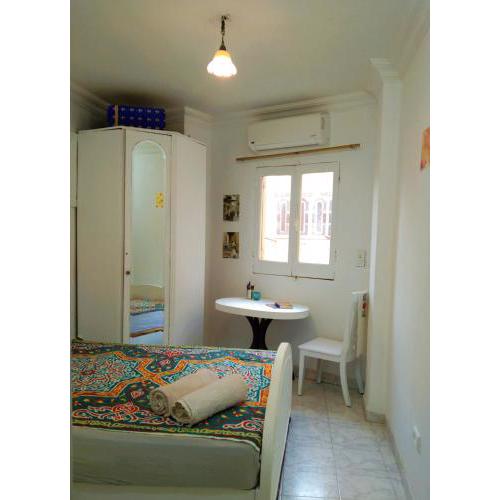 Lovely double room with AC in Downtown