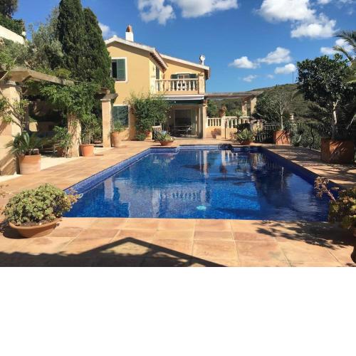 Lovely family villa sleeps 8, with stunning views