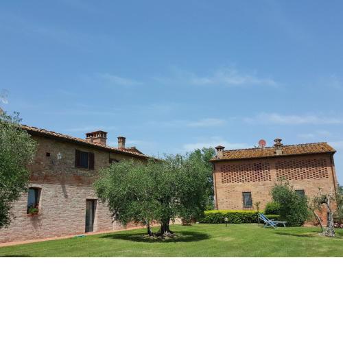 Lovely Farmhouse in Castelfiorentino with Garden