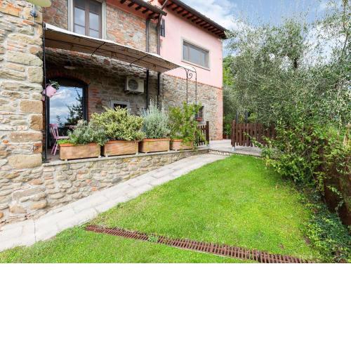 Lovely Farmhouse in Pian di Sc with Barbecue