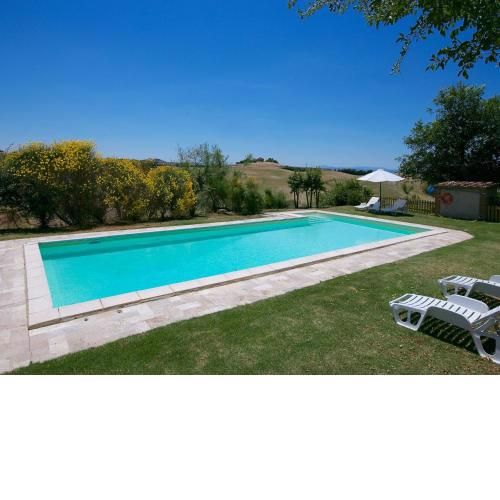 Lovely farmhouse in Tuscany with panoramic view
