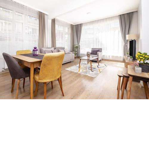 Lovely Flat near Shore and Trendy Spots in Kadikoy
