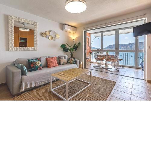 Lovely Flat on the beach - awesome view