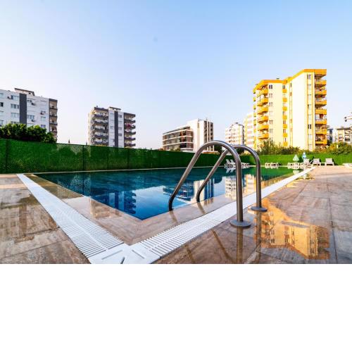 Lovely Flat w Pool 5 min to Beach in Antalya