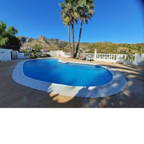 Lovely flat with heated pool