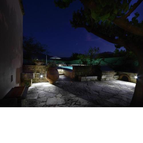 Lovely Holiday Home in Kalamitsi Alexandrou with Pool