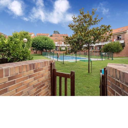 Lovely Holiday Home in Loredo a stonethrow from the beach communitary pool