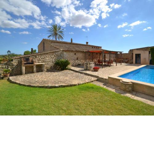 Lovely Holiday Home in Vilafranca de Bonany with Pool and large garden