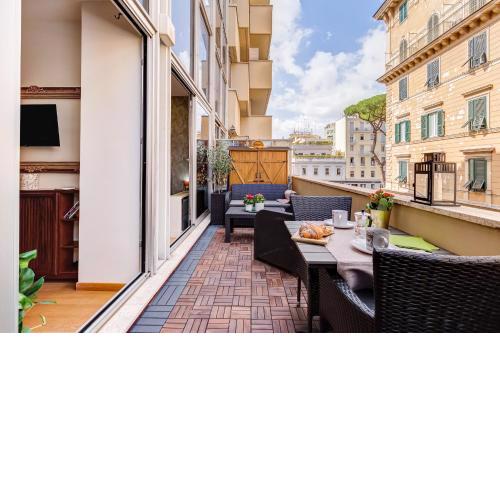 Lovely home in the center of Rome, Fabrizia.