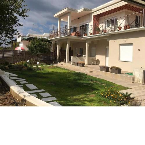 Lovely House by the Sea with Garden and BBQ (A)