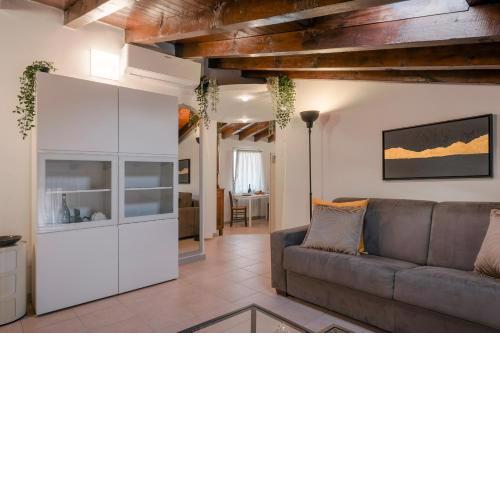 Lovely Mansard Iseo Portelle Holiday with private parking