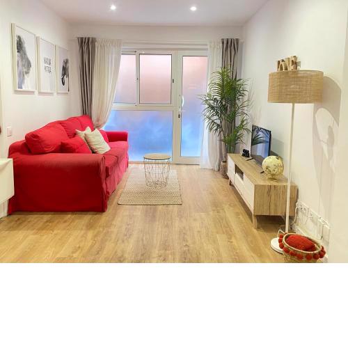 Lovely New apartment 20 minutes from Barcelona center.