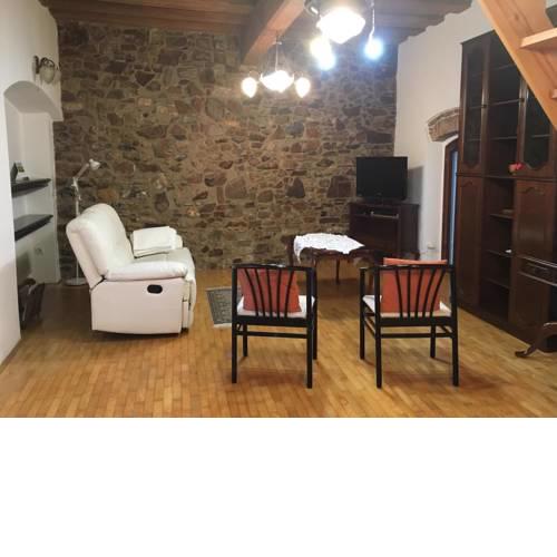 Lovely Old City-Center Apartment