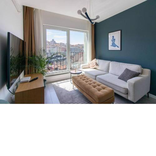 Lovely Petite 2BR Flat w / Free Parking and Gym #45