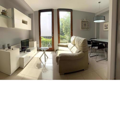 LOVELY POOL APARTMENT with PARKING 4