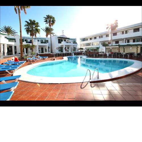 Lovely pool view apartment near beach, Luz y Mar + Vv License