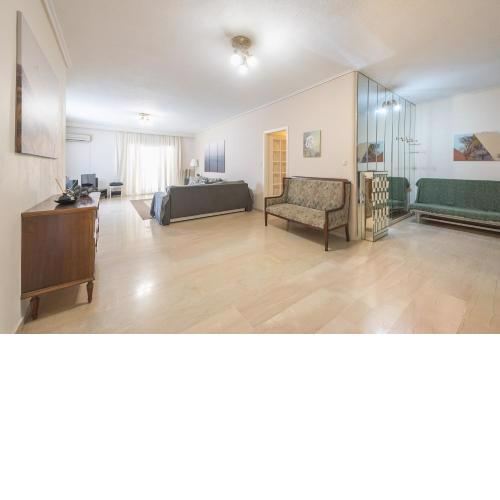Lovely & Spacious 2-bedroom rental unit in Glifada