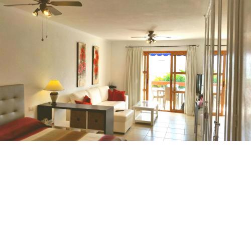 Lovely studio Los Cristianos heated pool