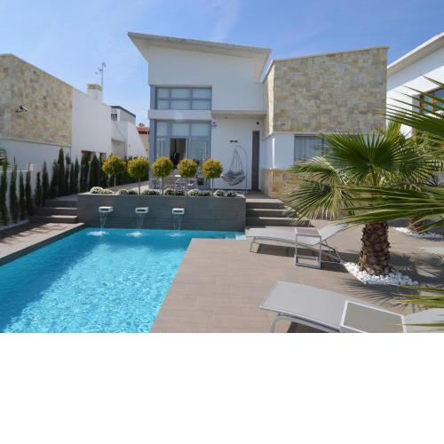 Lovely Villa in Ciudad Quesada with Private Pool