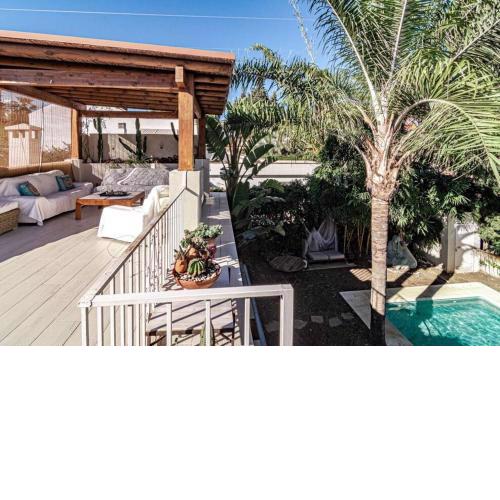 Lovely villa with private pool, air conditioner & BBQ.