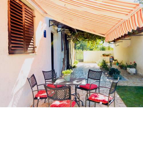 Lovley Rural Apartment with garden