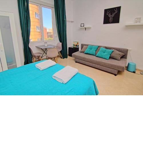 Low cost room Mercado Malaga