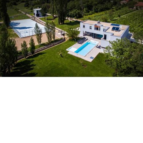 Lucella