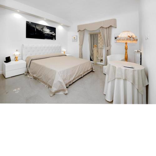 Ludovisi Barberini Apartment for Short Rental