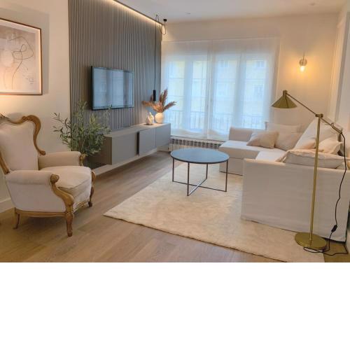 Lujoso apartamento boutique a estrenar con parking gratis