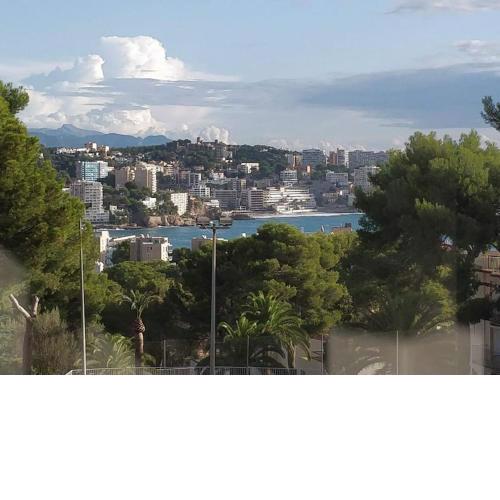 Lujoso loft con piscina y vistas al mar en Illetas
