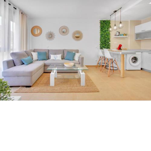 Luminoso Apartamento con Piscina cerca del Mar