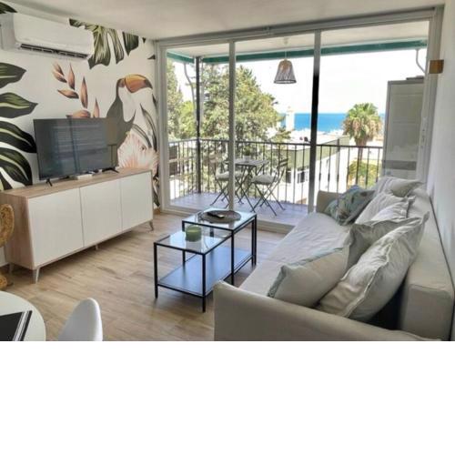 LUMINOSO APARTAMENTO CON VISTAS AL MAR
