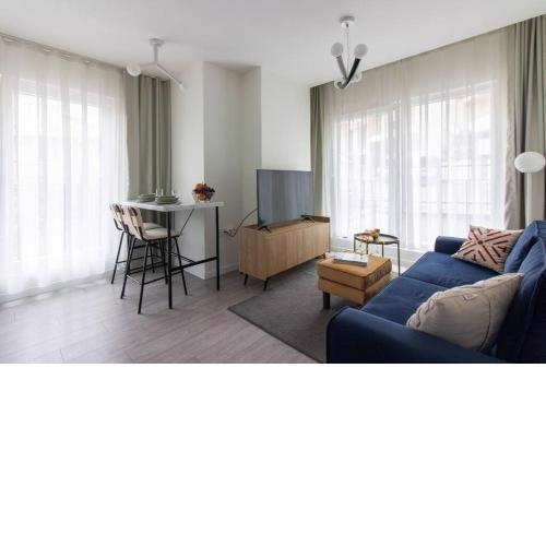 Luminous Modern 1BR Flat w Parking #24