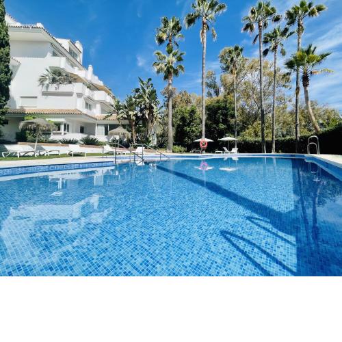 Luminous penthouse with sea views, Marbella Golden Mile Puente Romano