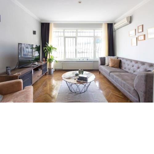 Luminous & Stylish 2BR Flat in Moda close to Sea