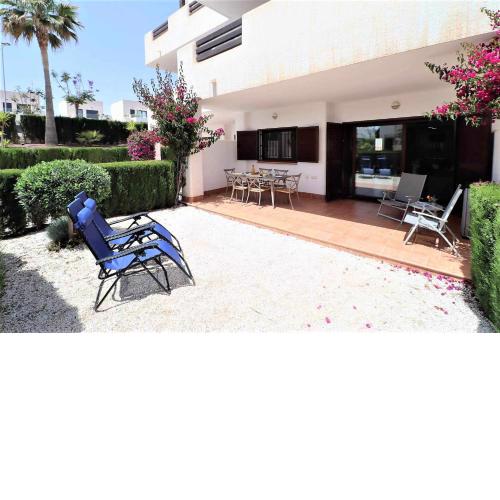Luna apartamento con terraza jardín y piscina comunitaria
