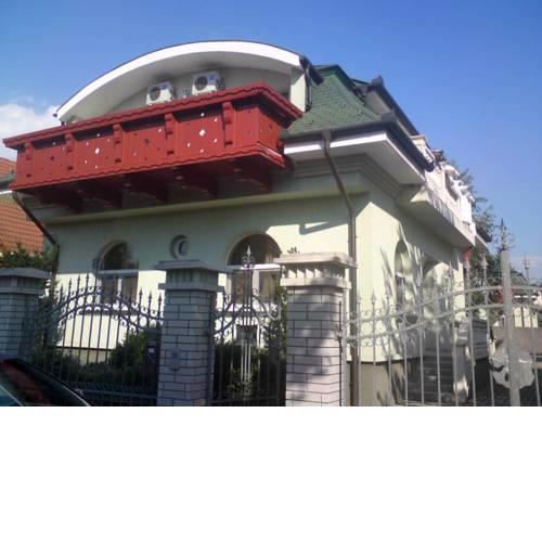 Luna Apartmanház