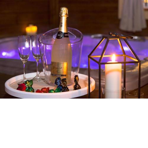 LUNA HOME Jacuzzi Love Relax