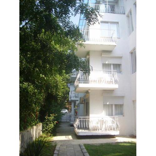 Lurd Family Hotel