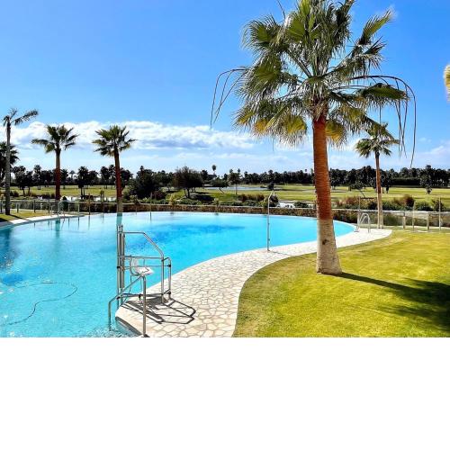 Lush apartment with pool near Playa Granada