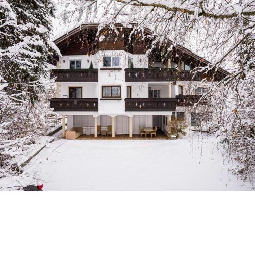 Lush Holiday Home in Altenmarkt im Pongau with Indoor Pool