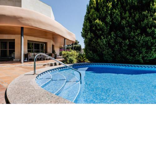 Lushville - Luxurious Villa with Pool in Valencia