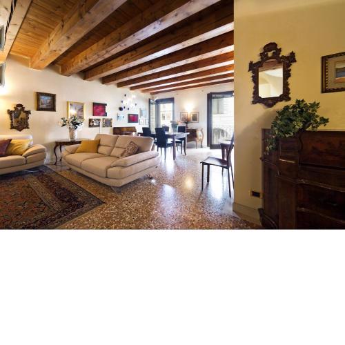 Lussuoso appartamento con vista Piazza delle Erbe e Palazzo della Ragione!