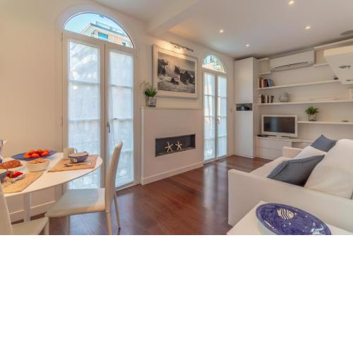 Lux by PortofinoHomes
