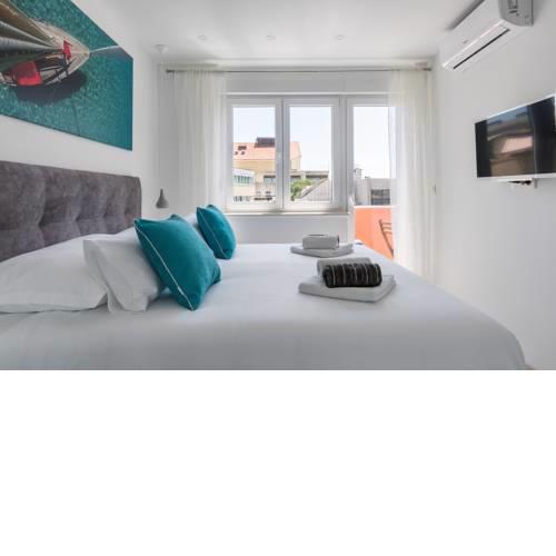 LUX CITY CENTER| EN SUITE BATHROOM| BALCONY