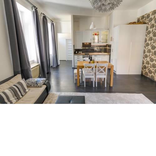 Lux Home Broadway