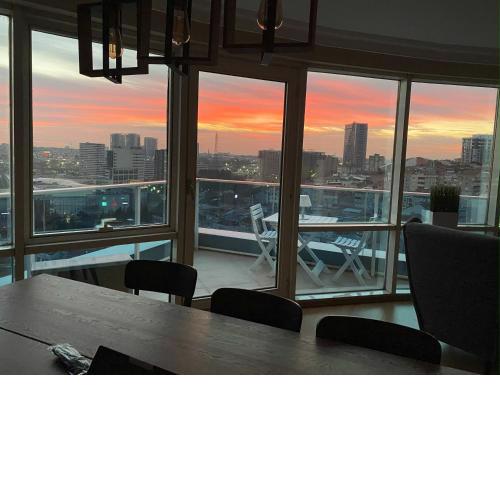 Lux, Large, Modern and Romantic Duplex Penthouse, 5 min to Forum Istanbul, Bus, Metro, Tram, Shoping Centers, and More