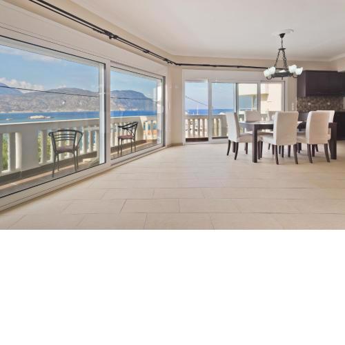 Lux Sea View Apartment